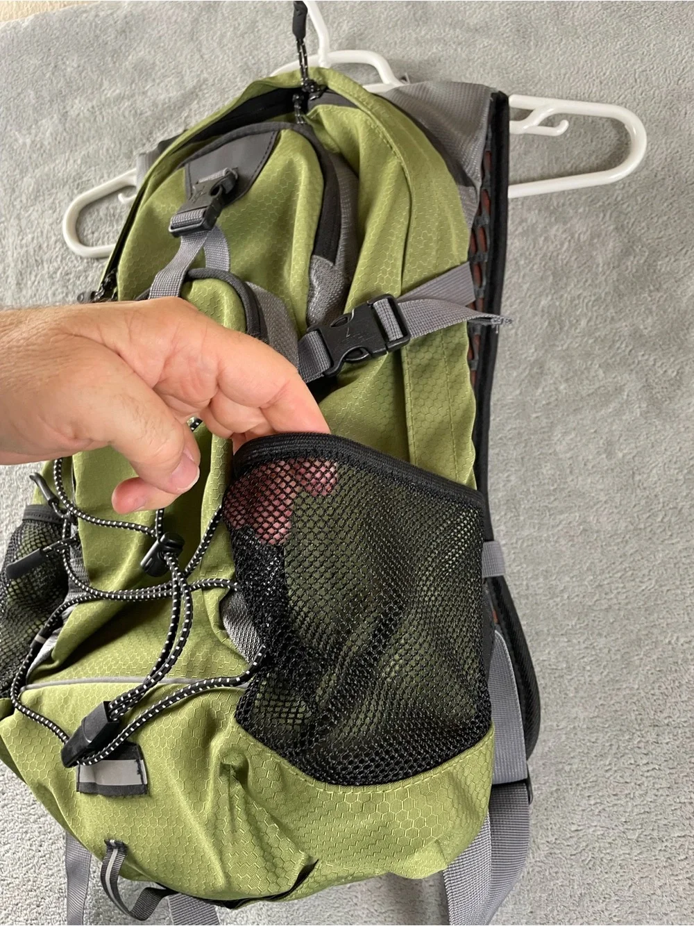 TETON Sports Oasis Hiking Backpack Hydration Compatible Daypack *NO BLADDER*